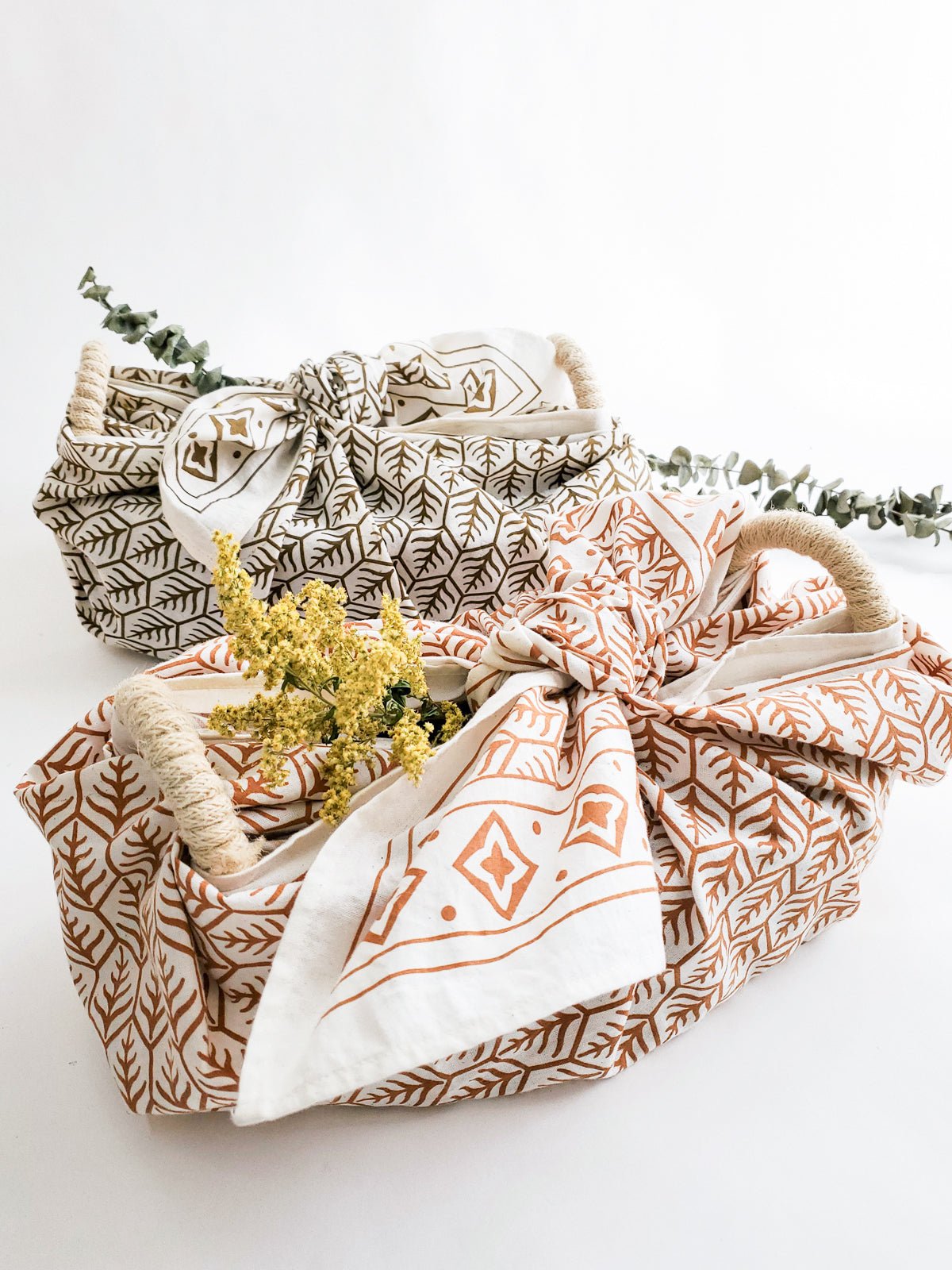 Bread Warmer & Basket Gift Set with Tea Towel - Flower - Veranda & Vessel Home Living