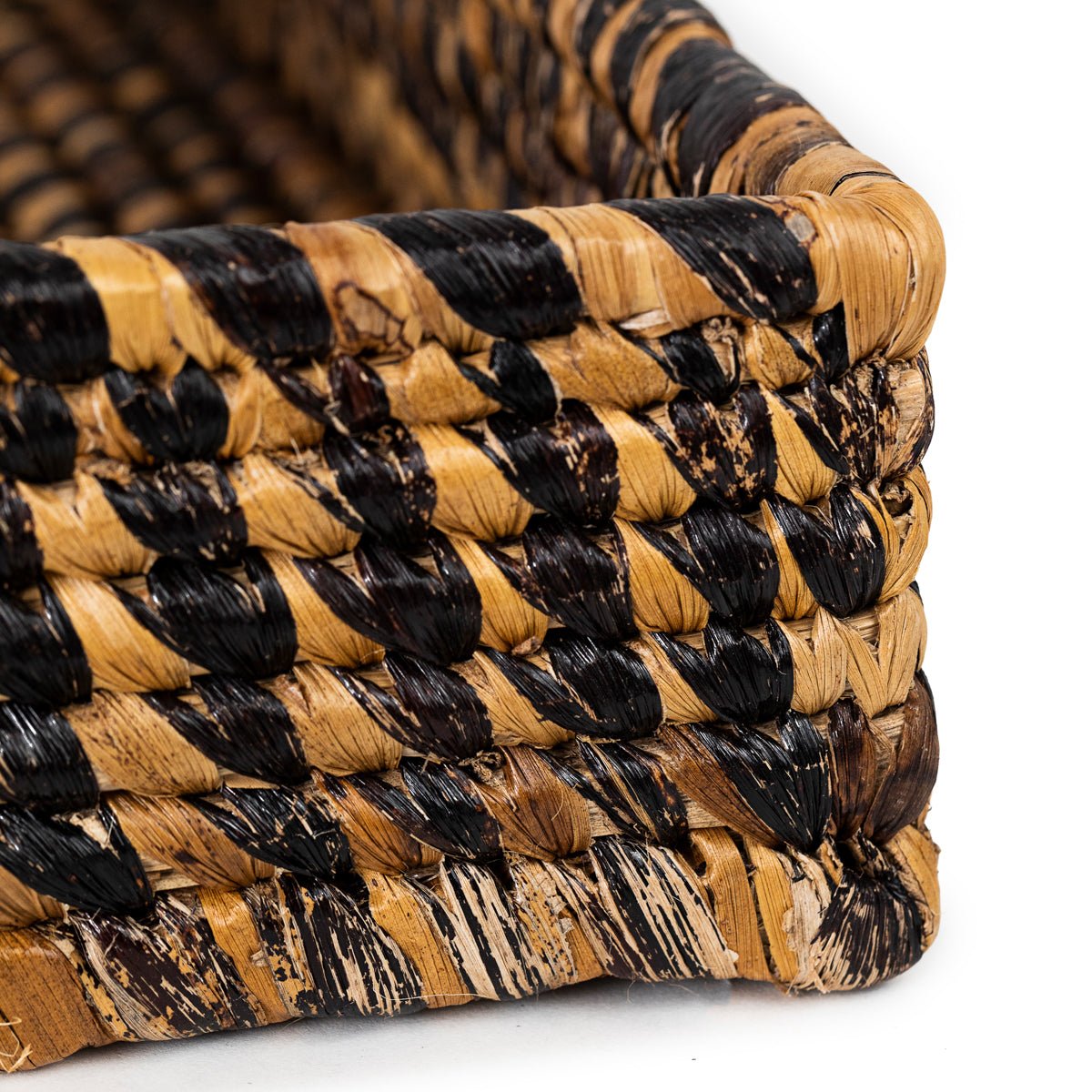 Parker Banana Leaf Trays - Veranda & Vessel Home Living